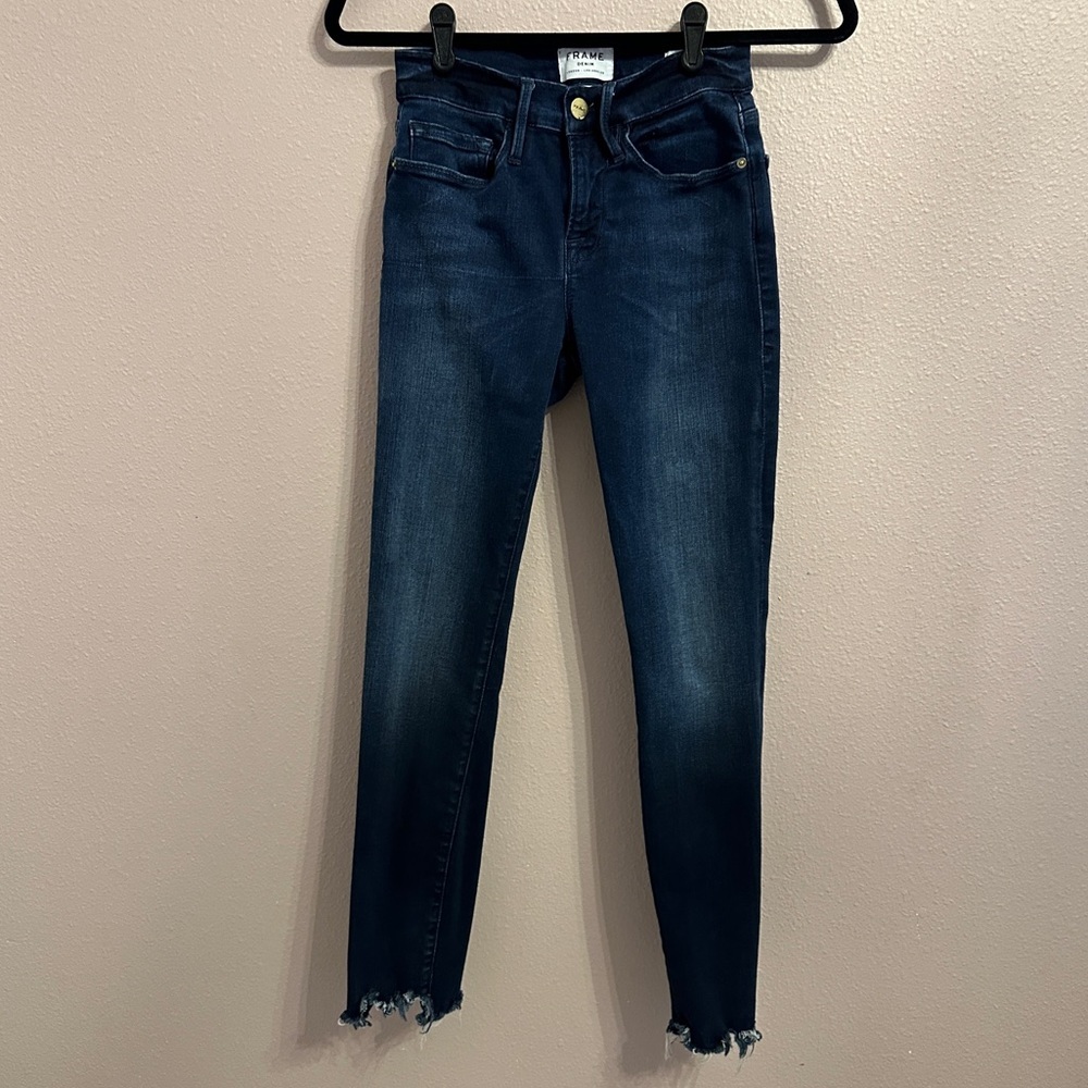 Frame “Le Skinny de Jeanne Crop” Jeans 26